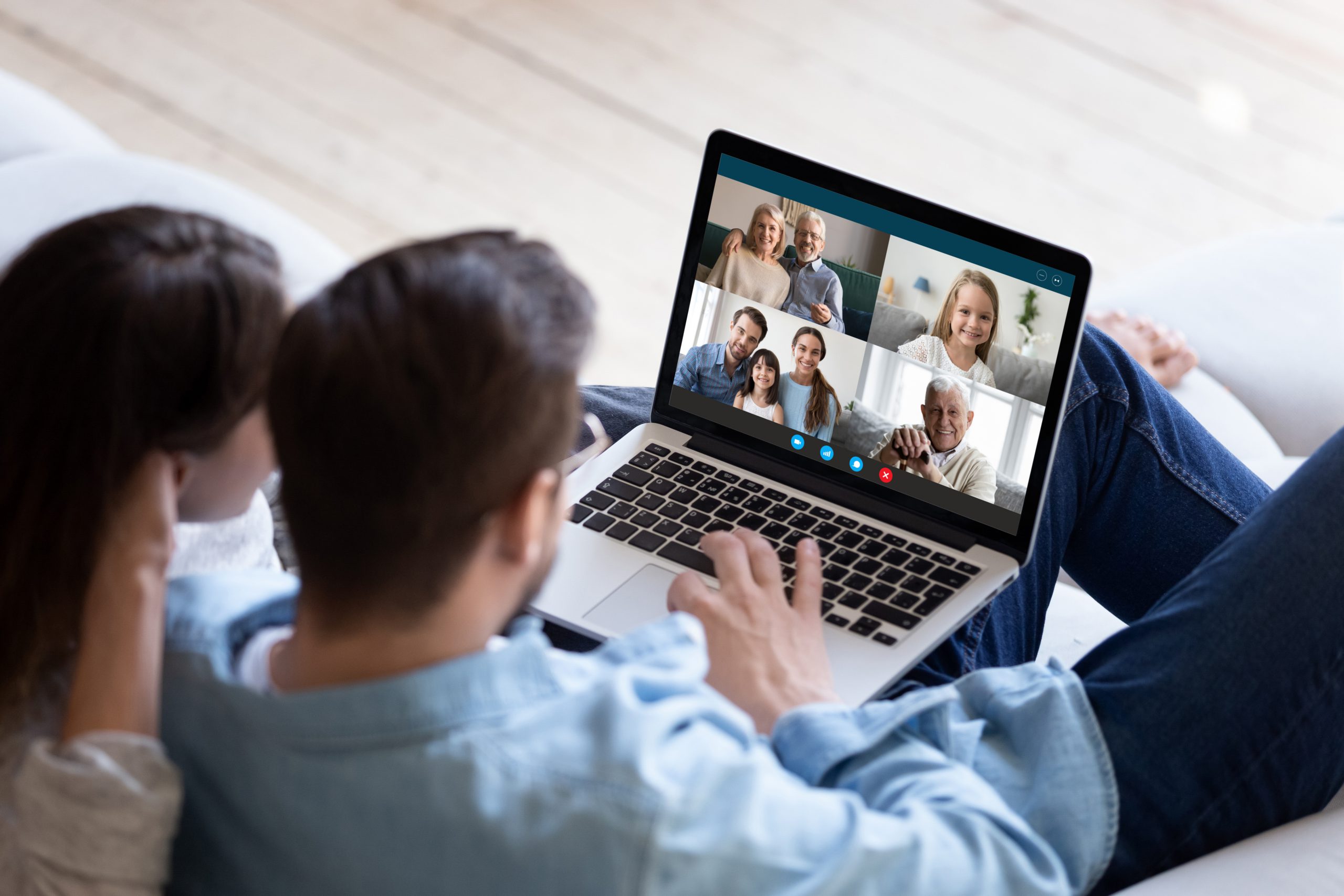 the-answer-to-the-awkward-family-video-chat-taffeta