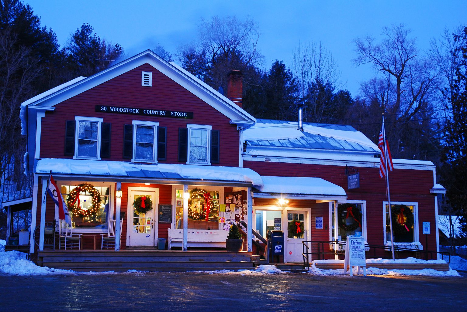 10 Real Small Towns That Look Like Sets From Hallmark Christmas Movies ...